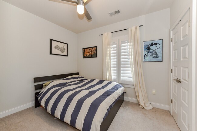 Building Photo - 332 Magnolia Ave