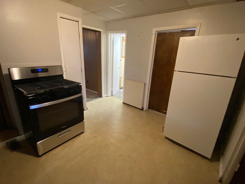 Building Photo - 130 Congress St