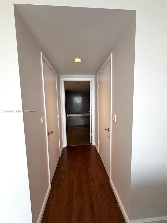 Building Photo - 475 Brickell Ave
