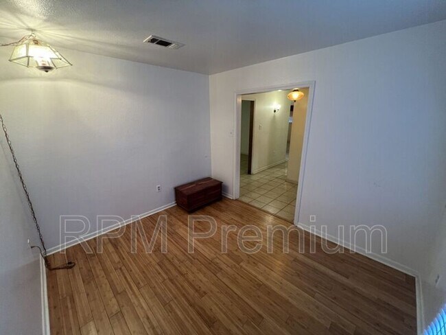 Building Photo - 8823 Cefalu Dr