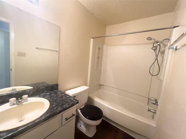 Building Photo - 901 Taulbee Ln