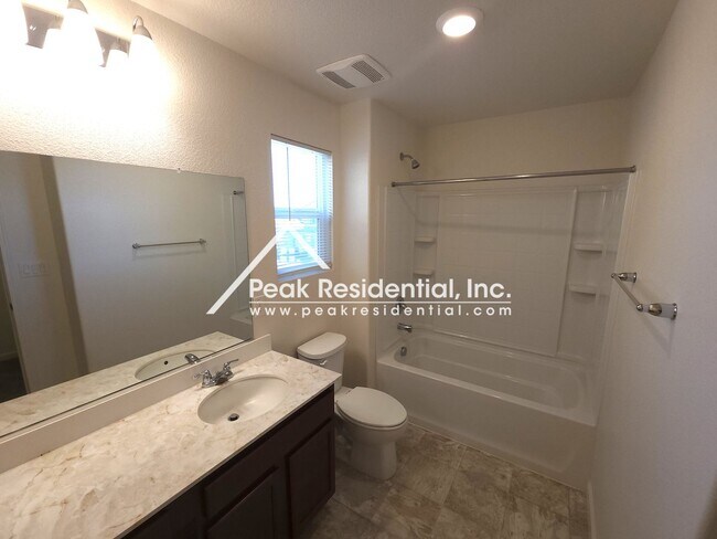Building Photo - Newer North Natomas 4bd/3ba Home!