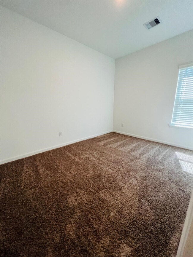 Building Photo - 3335 Paddock Landing St