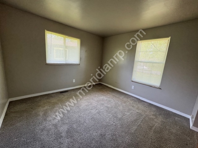 Building Photo - 2219 Drake Dr