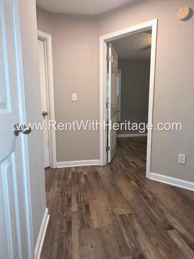 Building Photo - Immaculate 5-bedroom, 3-bath home in the Cedar Mountain Park subdivision in Douglasville, GA.