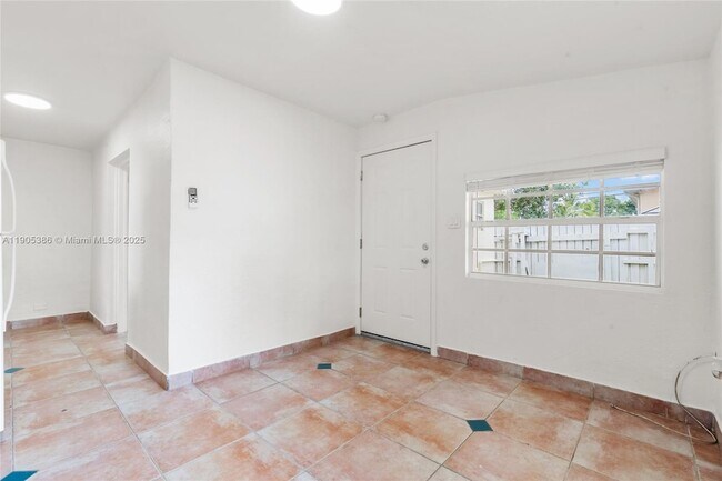 Building Photo - 2385 SW 17th St