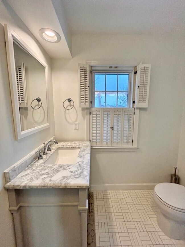 Building Photo - 10939 Wickshire Way