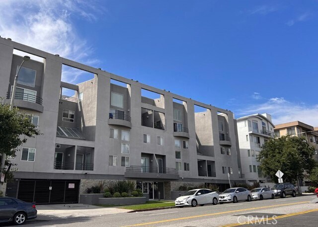 Building Photo - 1617 S Beverly Glen Blvd