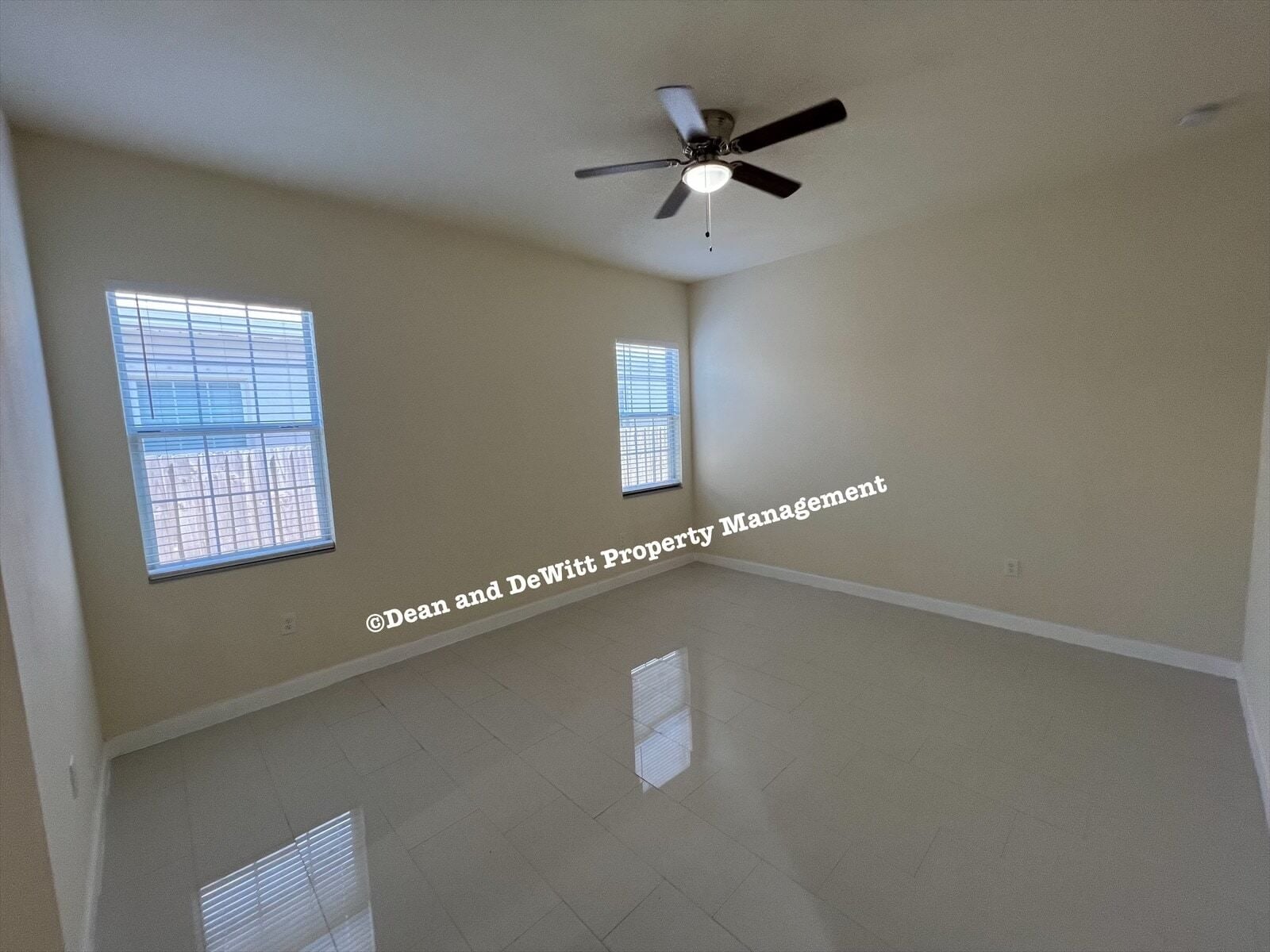 Building Photo - 4 Bed/2 Bath