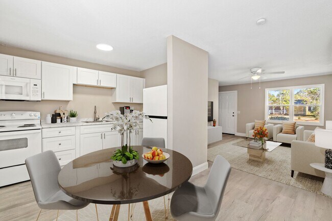 Building Photo - Affordable 2-Bedroom Apartment in Sumter, SC – Pinedale Apartments