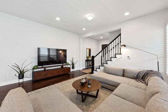 Building Photo - 1506 Arcilla St