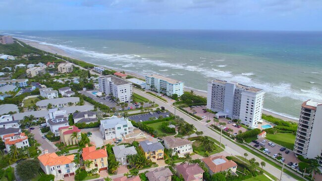 Building Photo - 451 Surfside Ln