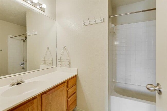 Building Photo - 13917 Maricella Ln