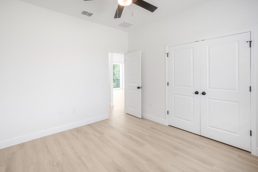 Building Photo - 36473 Piney Ridge Blvd