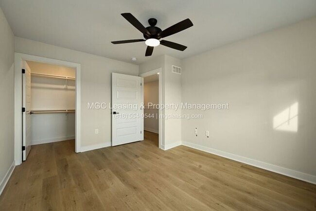 Building Photo - Oak Ridge Falls Townhomes – Unfinished Basement + September Rent FREE!