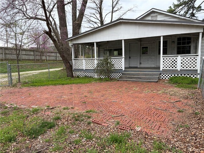 Building Photo - 2255 E Huntsville Rd