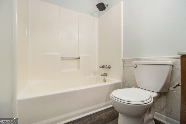 Building Photo - 3235 Highpoint Ct