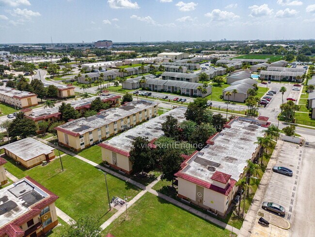 Building Photo - 748 Wyman Ct