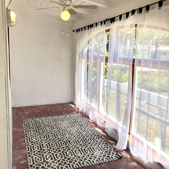 Building Photo - 625 NE 88th St