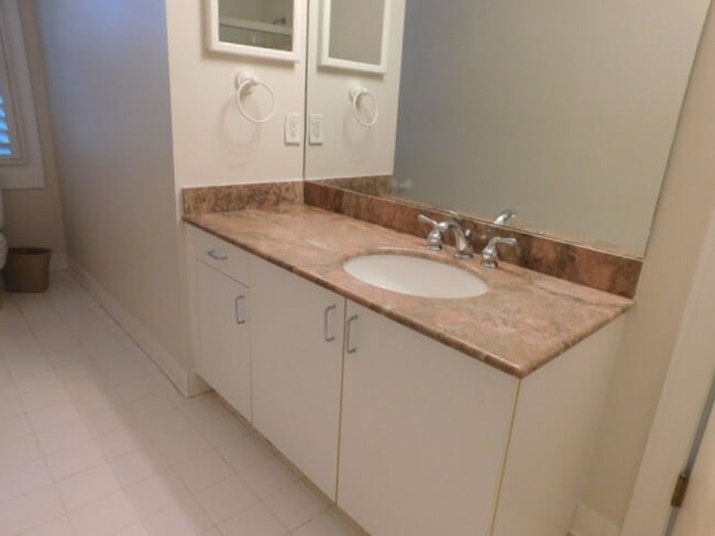 Building Photo - Expansive Unfurnished Spanish Wells Home Available for Rent