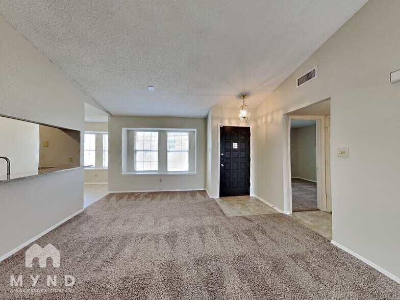 Building Photo - 2306 High Star Dr