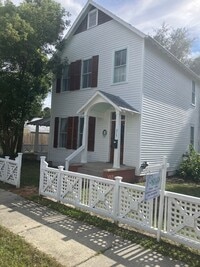 Building Photo - 215 Dodge St