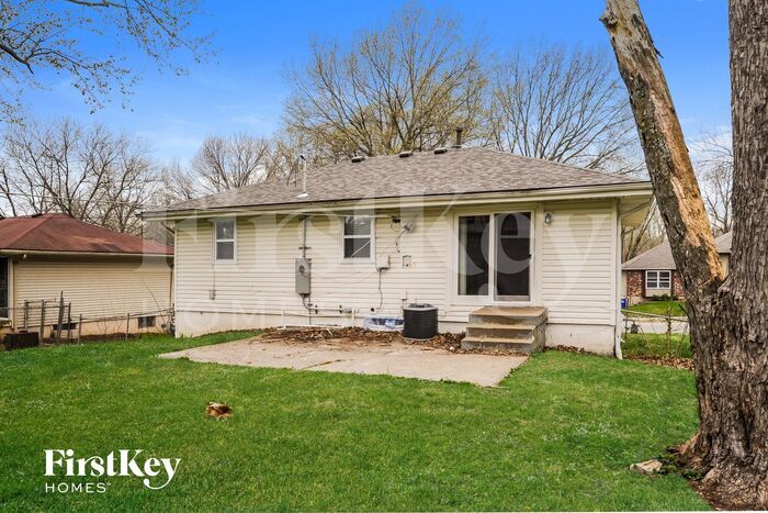 Building Photo - 11931 Smalley Ave