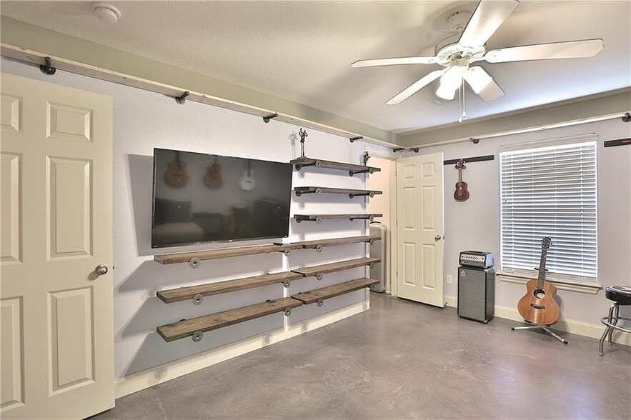 Building Photo - 1210 Medway Ln