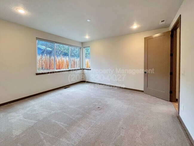 Building Photo - 2640 W Neff St