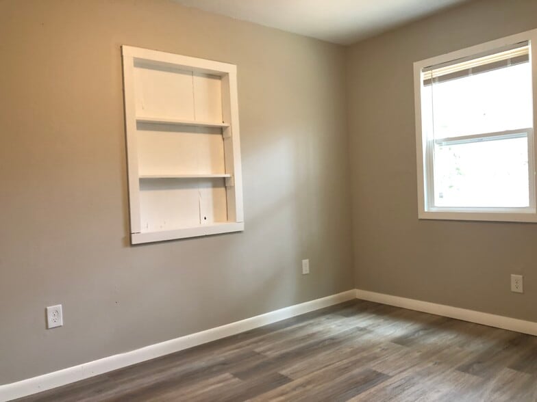 Bedroom 2 - 15 Pineview Ave