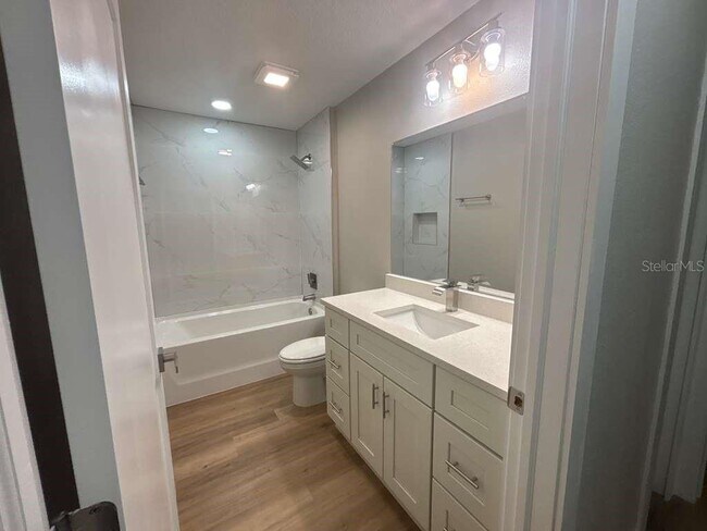 Building Photo - 1884 W Quaker Ln