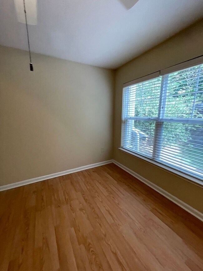 Building Photo - 07-204 Fattouh