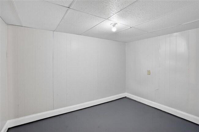 Building Photo - 2289 Addison Rd NE