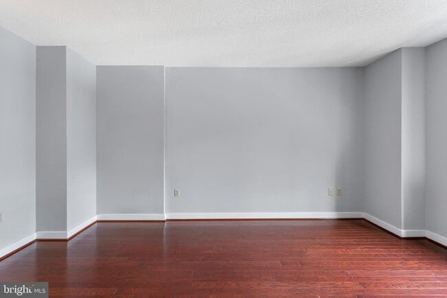 Building Photo - 1150 K St NW