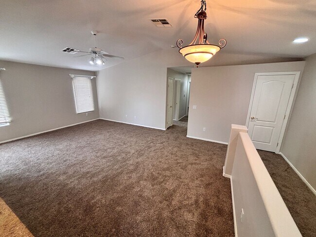 Building Photo - Two Bedroom Condo in Guard Gated Painted Desert