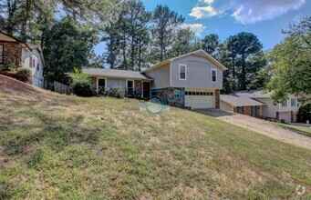 Building Photo - Great Find In Echo Valley! 4BR 2.5BA