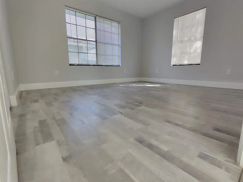 Building Photo - 1316 W 32nd St