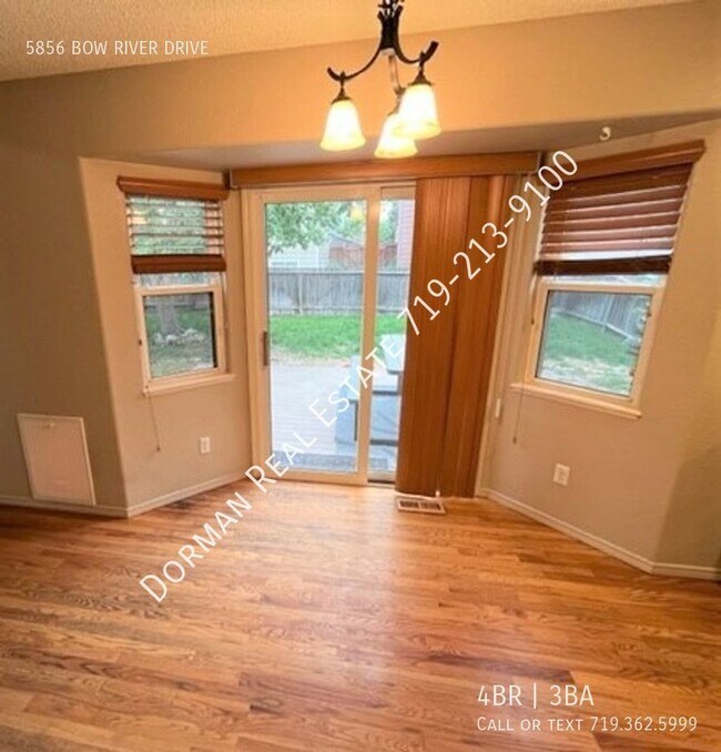 Building Photo - 4 Bed 2.5 Bath with A/C!