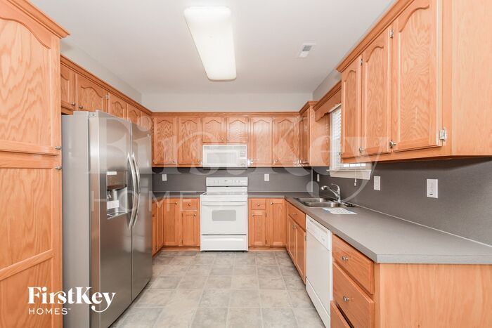 Building Photo - 15 Trellis Cir