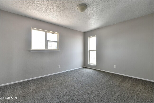 Building Photo - 6913 Pamlico Dr