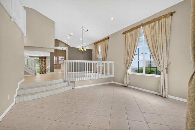 Building Photo - 8933 Alexandra Cir