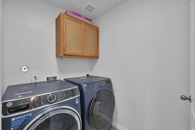 Building Photo - 11323 Creekway Bend Dr