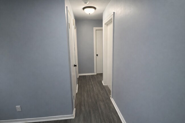 Building Photo - 1711 Kurz Way