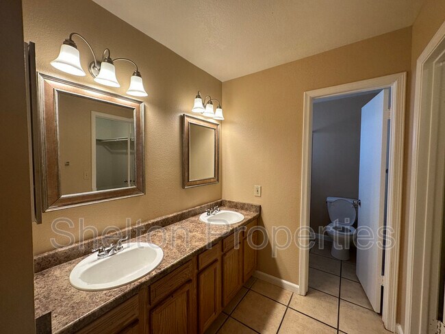 Building Photo - 5028 N 102nd Ave