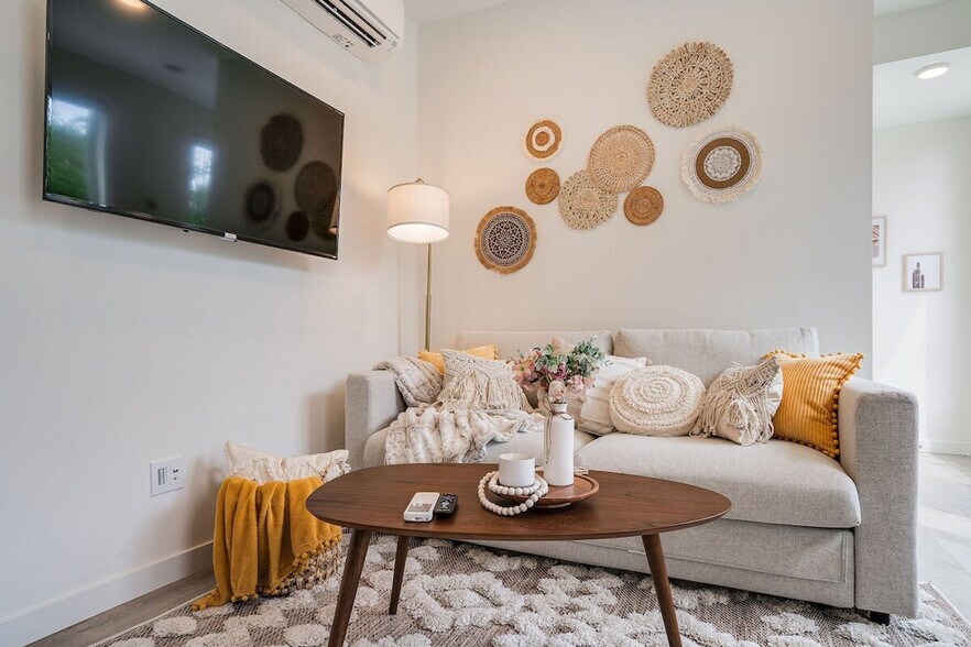 Building Photo - 1835 14th Ave