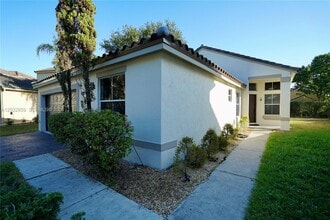 Building Photo - 658 Stanton Dr