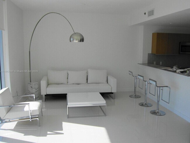 Building Photo - 1050 Brickell Ave