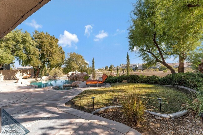 Building Photo - 904 Pont Chartrain Dr