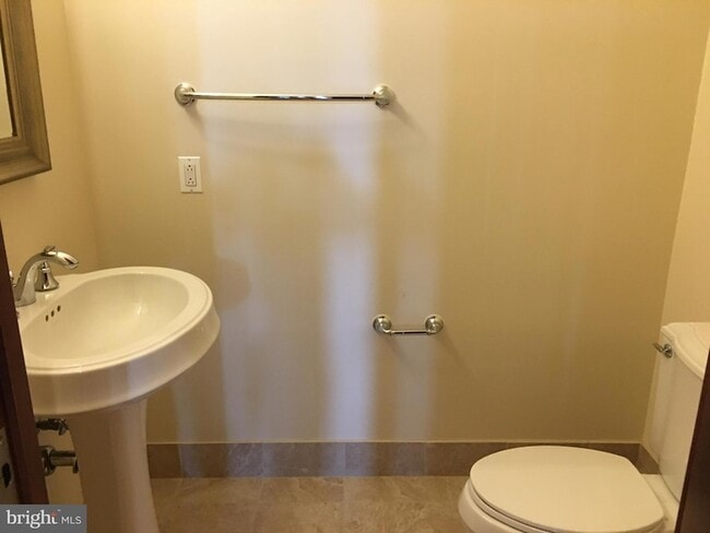 Building Photo - 8220 Crestwood Heights Dr