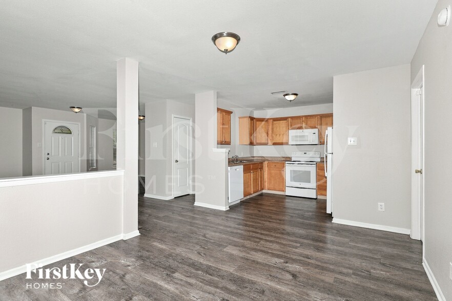 Building Photo - 15400 Gallow Ln
